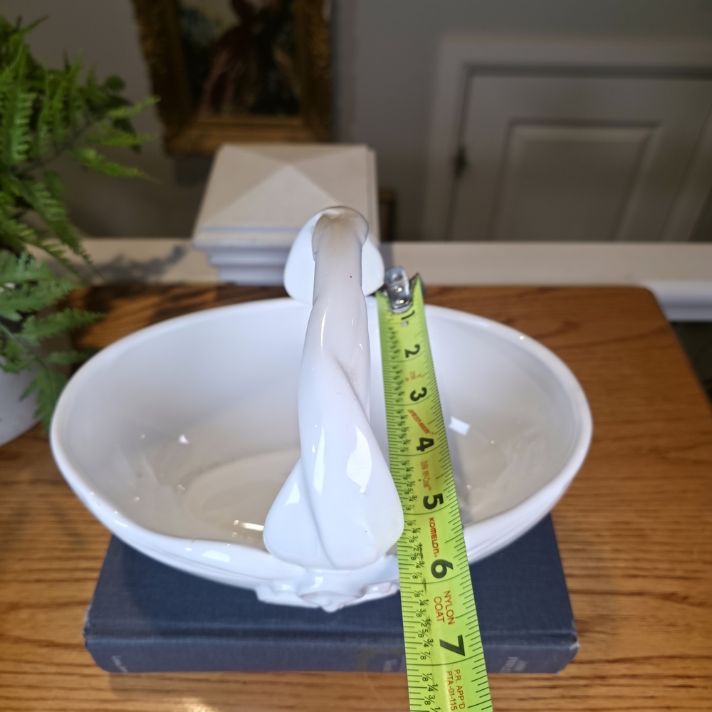 Vintage Amram’s White Ceramic Basket Twisted Handle Made in Italy Floral 9x6x6" - Picture 12 of 12